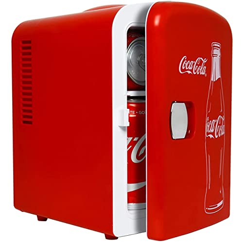 Coca Cola Mini-Kühlschrank (Classic), 4 Liter/6 Dosen, tragbarer Kühlschrank/Mini-Kühler für Lebensmittel, Getränke, Hautpflege, Verwendung zu Hause, im Büro, AC- und DC-Stecker enthalten, rot